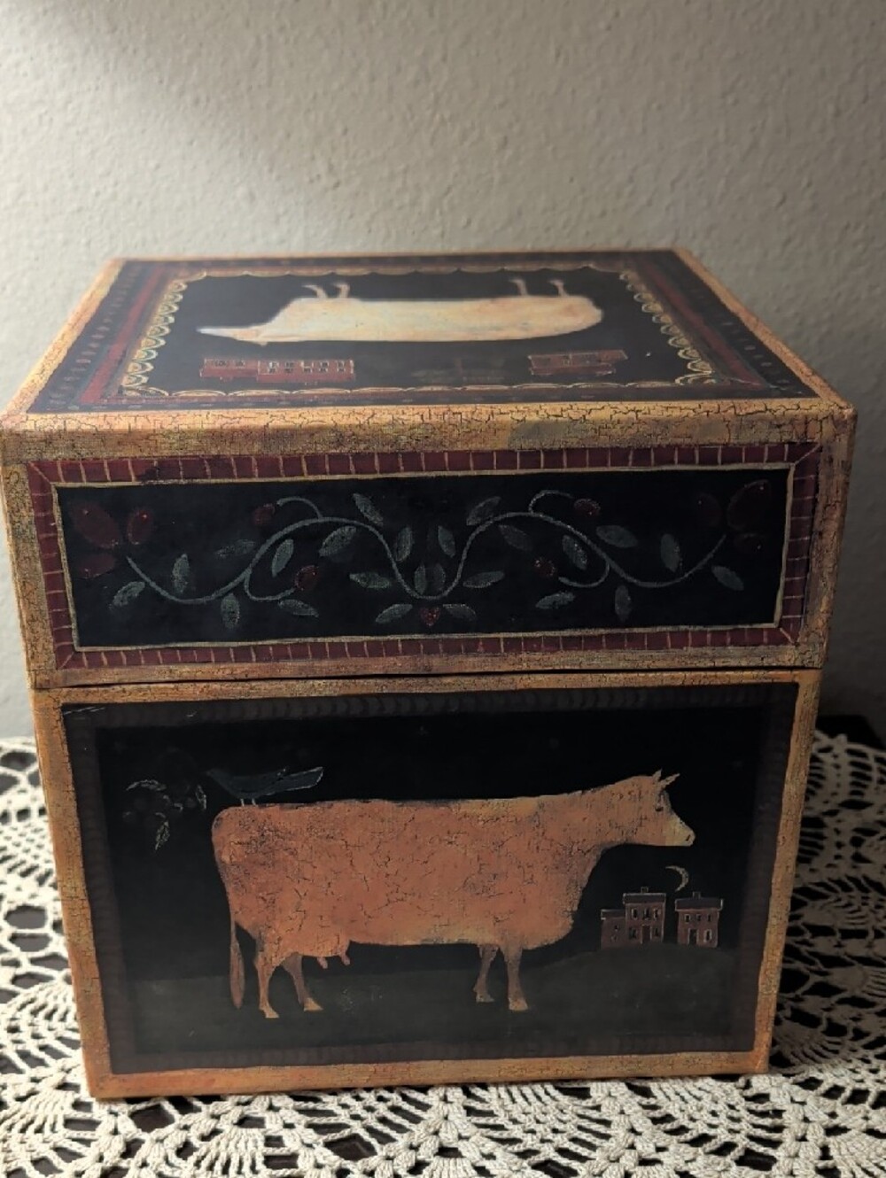 Folk Art Pig Rooster Cow Sheep Barnyard Decorative Storage Box - Bob's Boxes - Picture 3 of 9